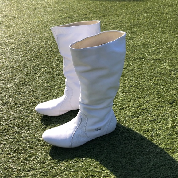 White Lacoste boot - Picture 5 of 8